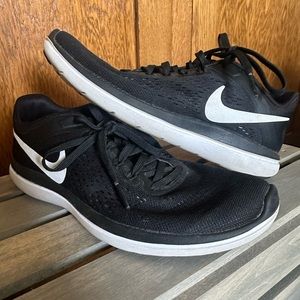 Nike Running Tennis Shoes (Black / White) - Women’s US Size 6.5